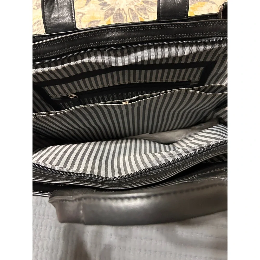 Winn International Black Leather Briefcase Laptop Bag Style 5428‎ NWT